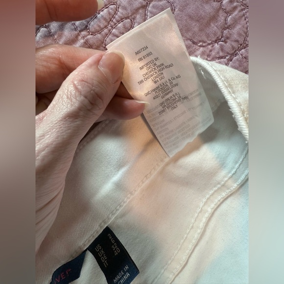 Isaac Mizrahi Cream Cropped Pants - Picture 16 of 16